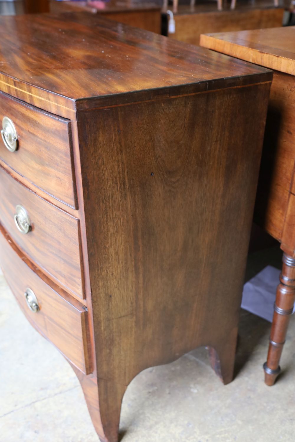 A Regency mahogany bow front chest of drawers, width 99cm, depth 50cm, height 91cm